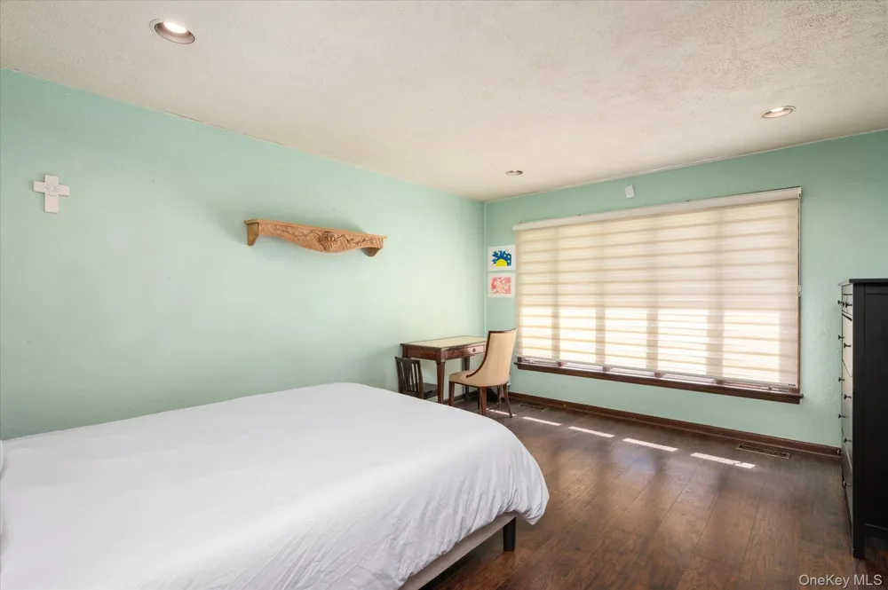 8 Plaka Court Old Brookville, NY 11545