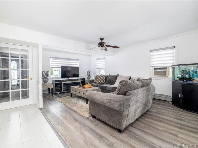 18 Old Farm Road Levittown, NY 11756