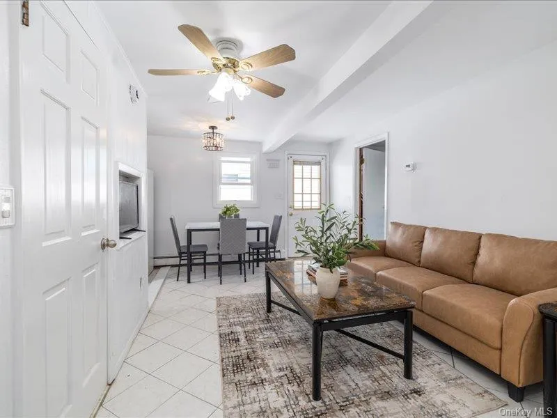 18 Old Farm Road Levittown, NY 11756