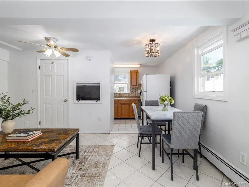 18 Old Farm Road Levittown, NY 11756