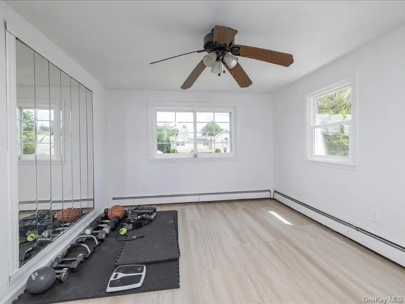 18 Old Farm Road Levittown, NY 11756