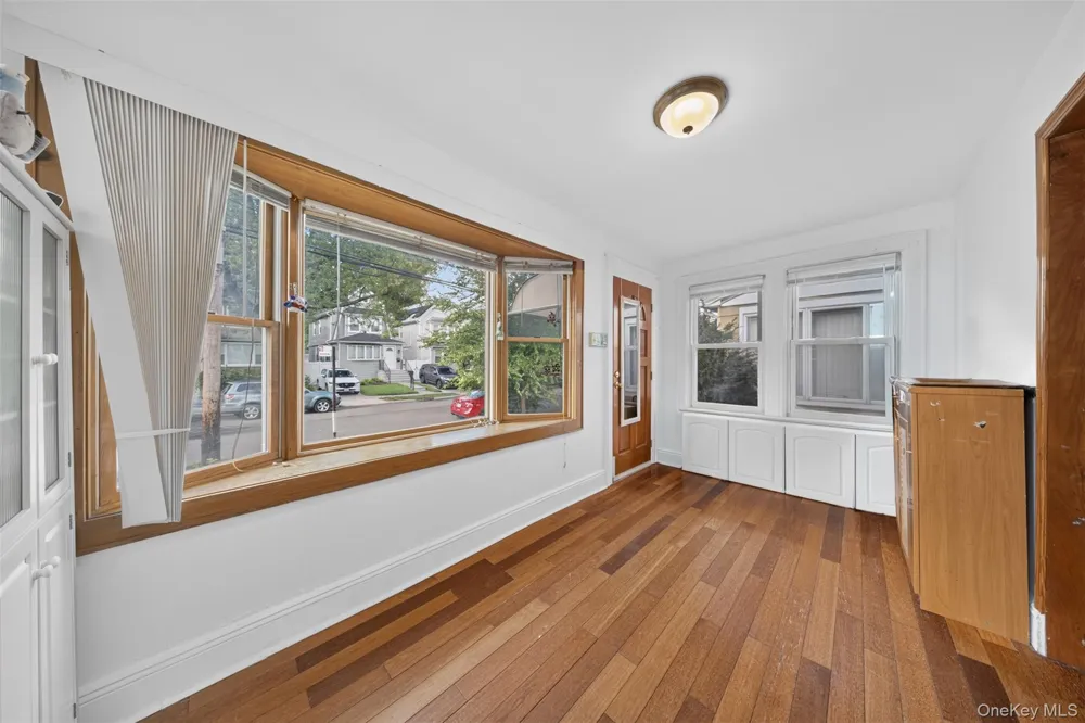 7129 Manse Street Forest Hills, NY 11375