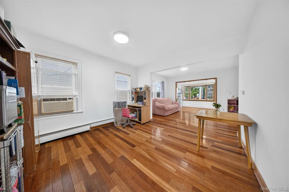 7129 Manse Street Forest Hills, NY 11375