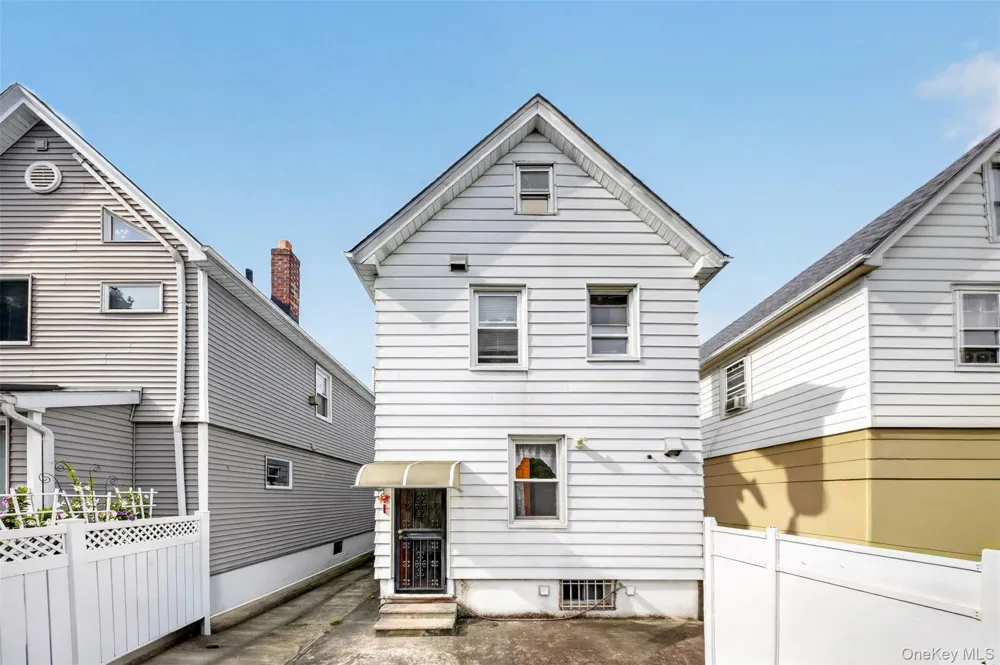 7129 Manse Street Forest Hills, NY 11375
