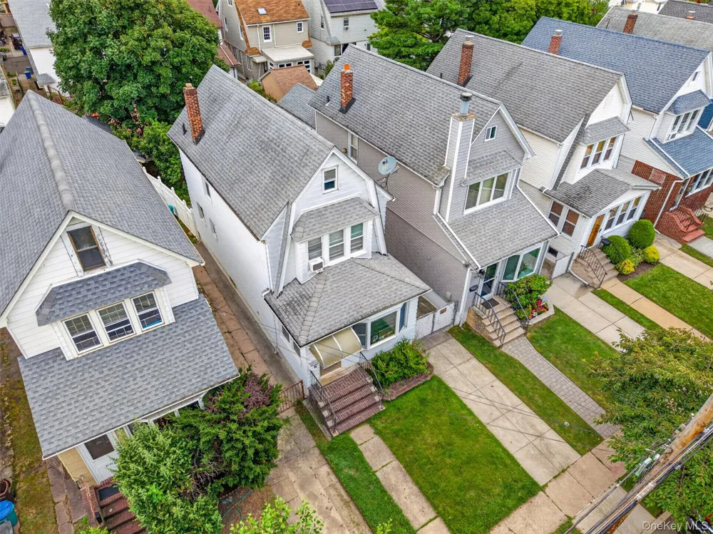 7129 Manse Street Forest Hills, NY 11375
