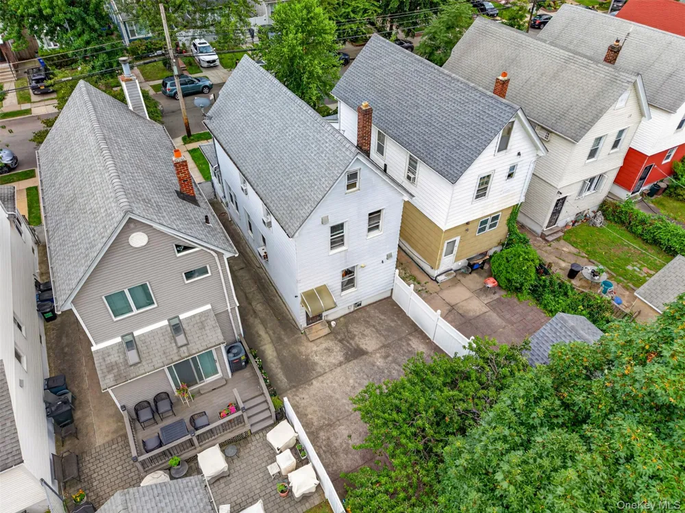 7129 Manse Street Forest Hills, NY 11375