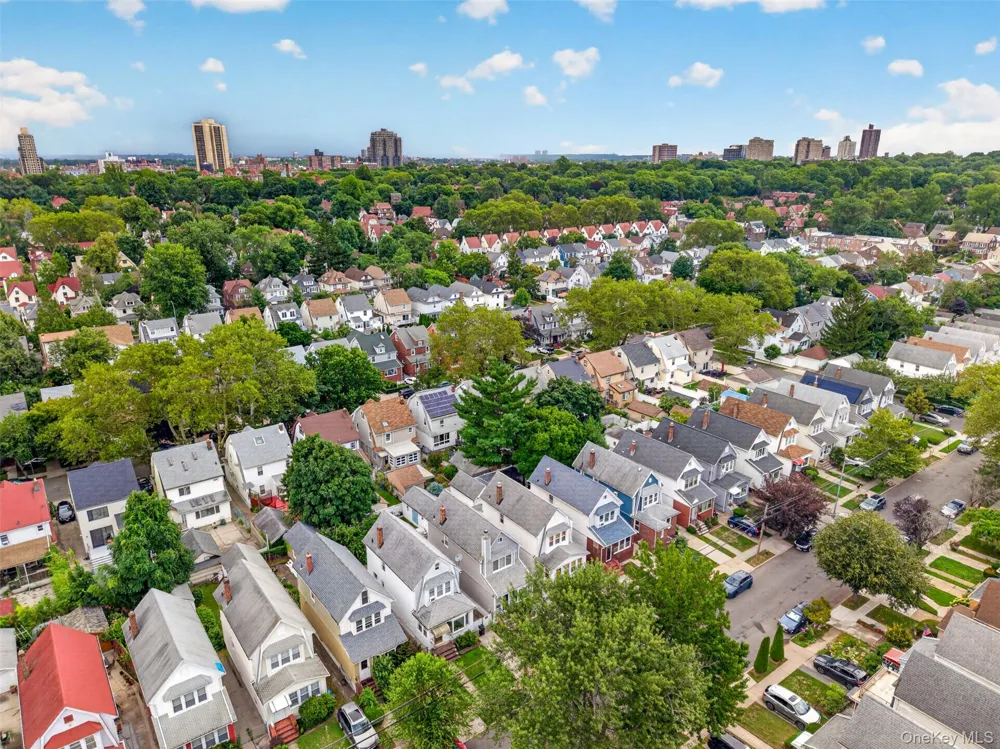 7129 Manse Street Forest Hills, NY 11375