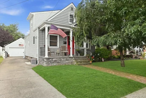 710 Premier Boulevard