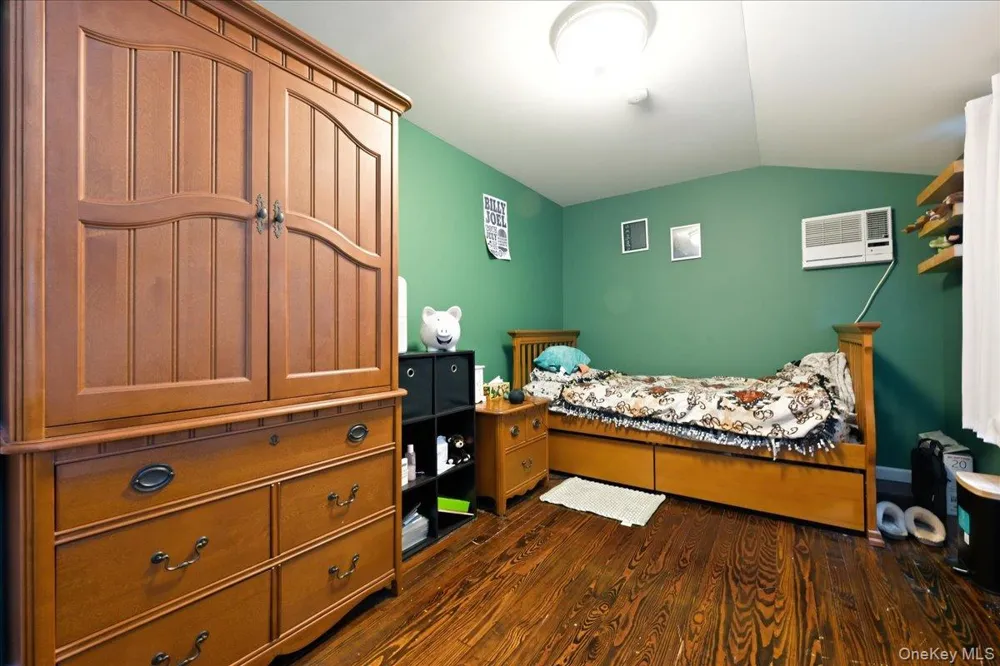 710 Premier Boulevard New Hyde Park, NY 11040