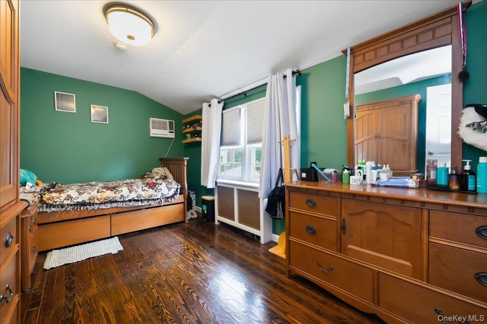 710 Premier Boulevard New Hyde Park, NY 11040