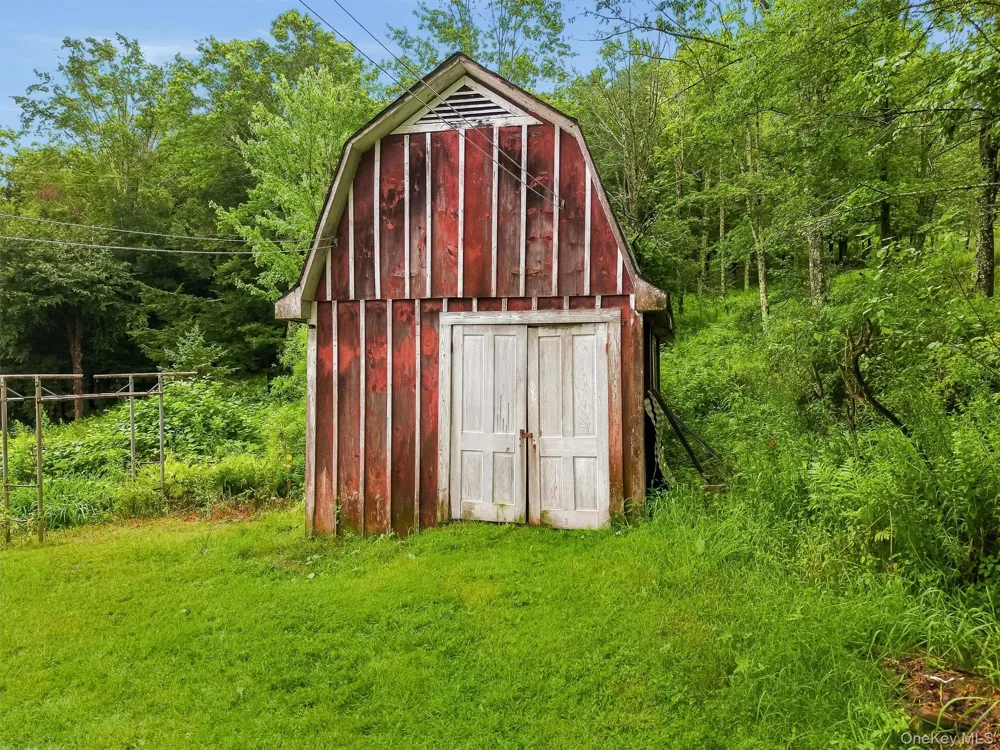 8 Norris Drive Swan Lake, NY 12783