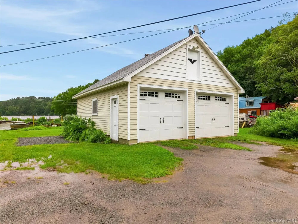 8 Norris Drive Swan Lake, NY 12783