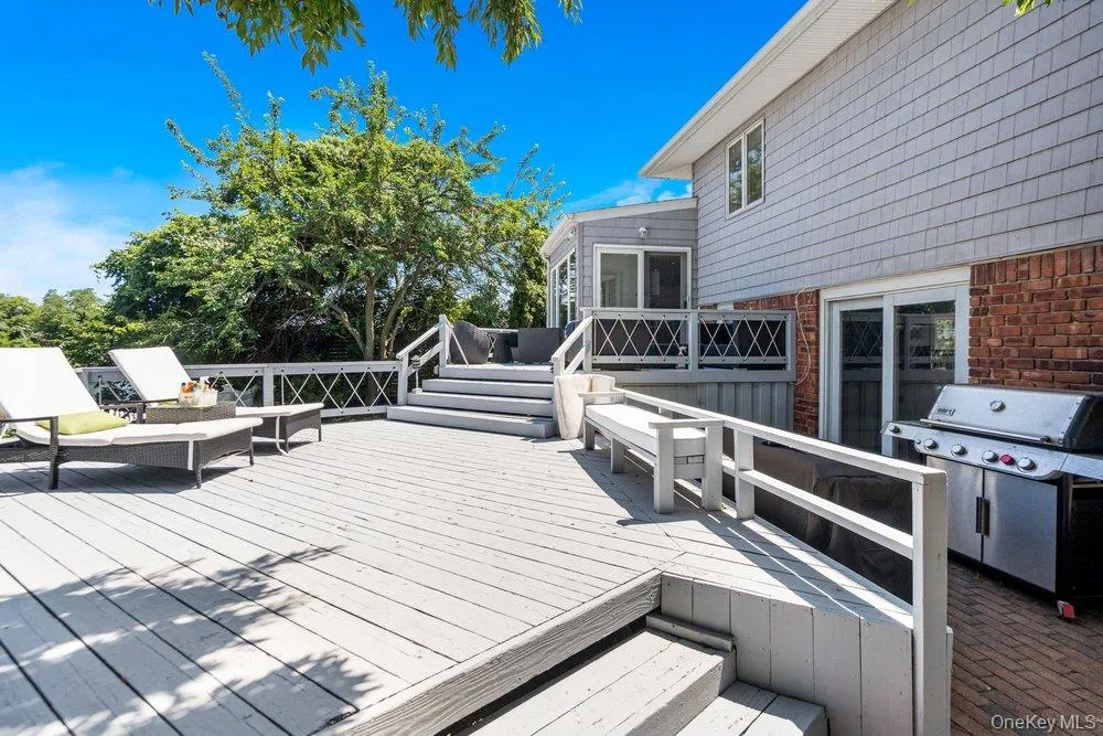 676 Derby Avenue Woodmere, NY 11598