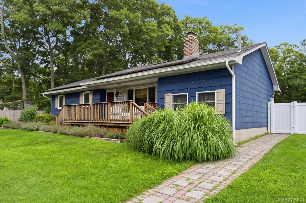 7 Tupelo Street Manorville, NY 11949
