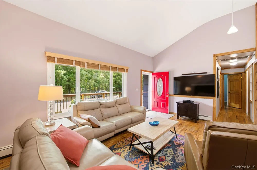 7 Tupelo Street Manorville, NY 11949