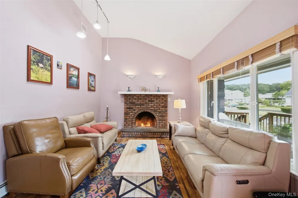 7 Tupelo Street Manorville, NY 11949