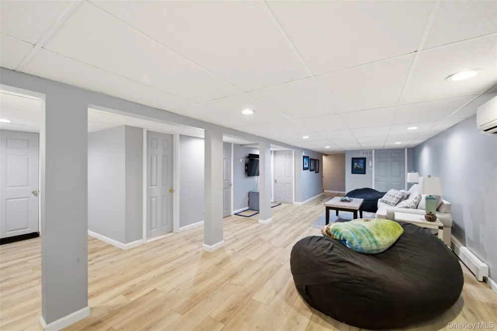 7 Tupelo Street Manorville, NY 11949