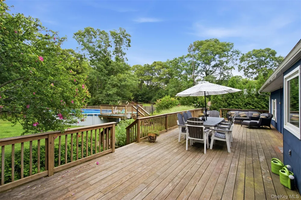 7 Tupelo Street Manorville, NY 11949