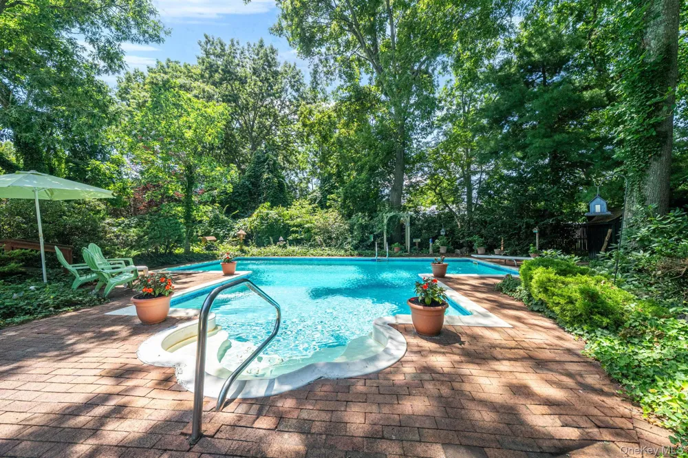 14 Birchfield Court Coram, NY 11727