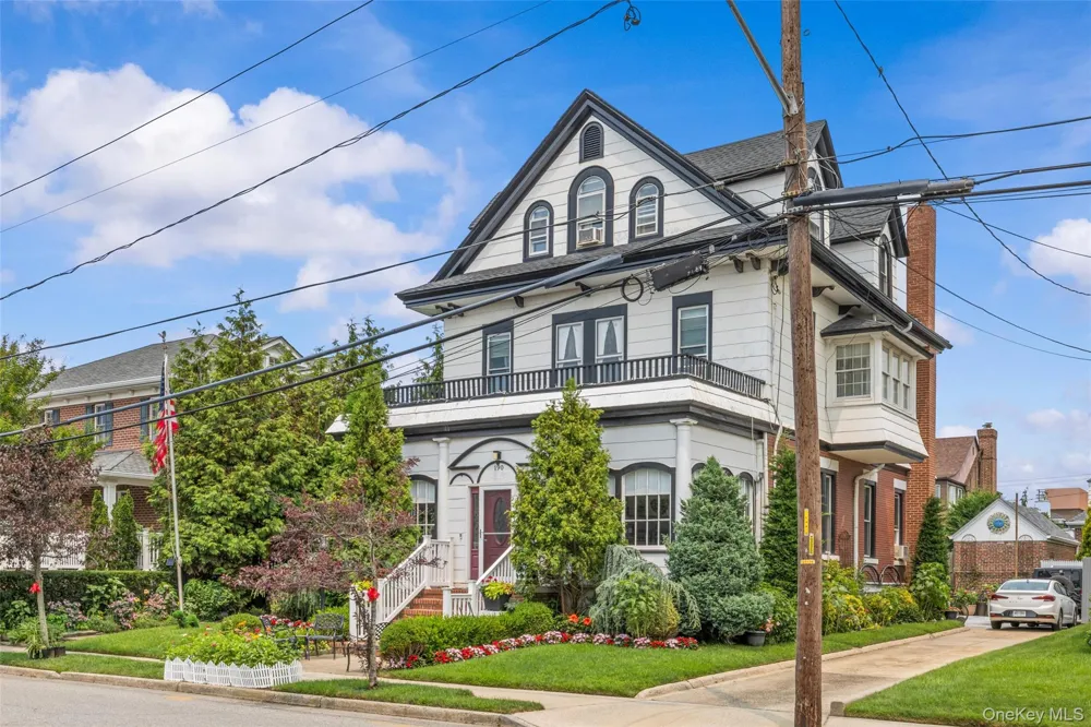 190 Beach 137th Street Belle Harbor, NY 11694