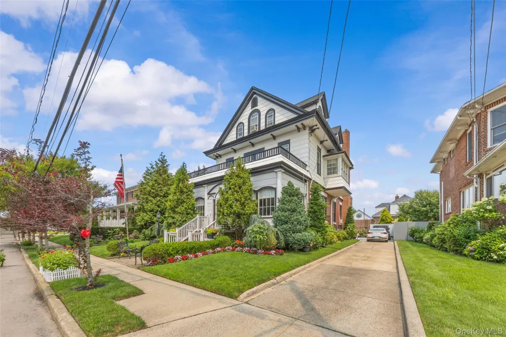 190 Beach 137th Street Belle Harbor, NY 11694