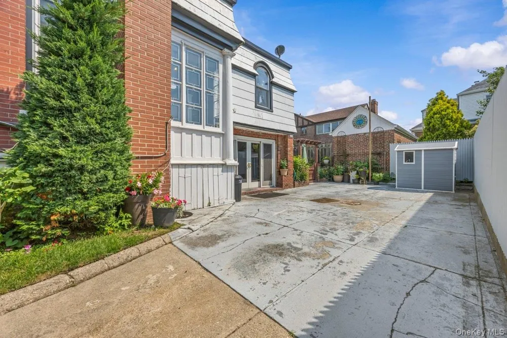 190 Beach 137th Street Belle Harbor, NY 11694