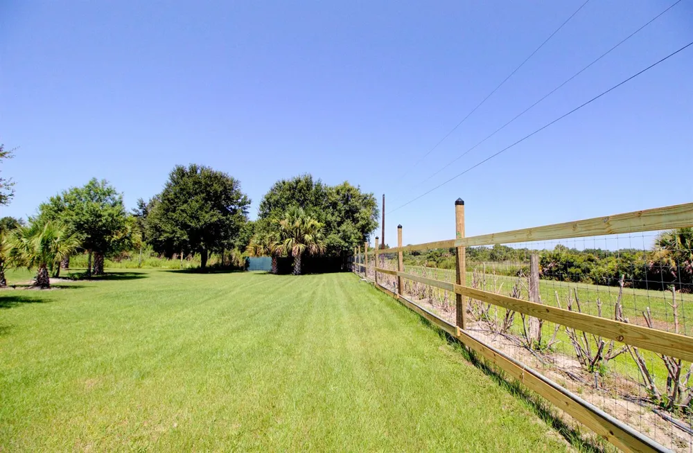 19034 NW 292ND STREET Okeechobee, FL 34972
