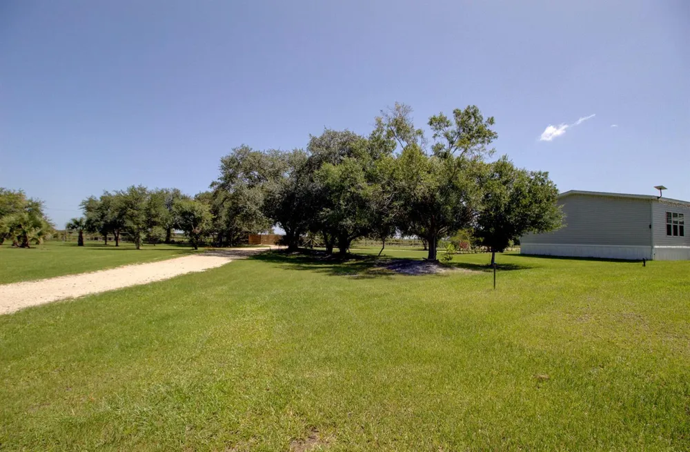 19034 NW 292ND STREET Okeechobee, FL 34972
