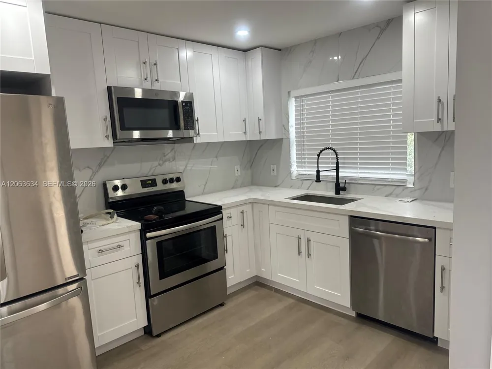 3020 NW 203rd Ln #3020 Miami Gardens, FL 33056
