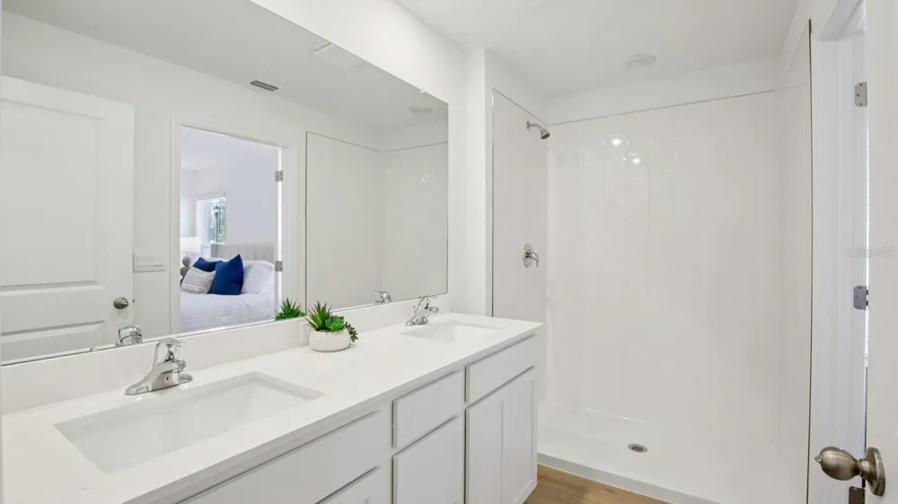 5290 BERRY BAY AVENUE Wimauma, FL 33598