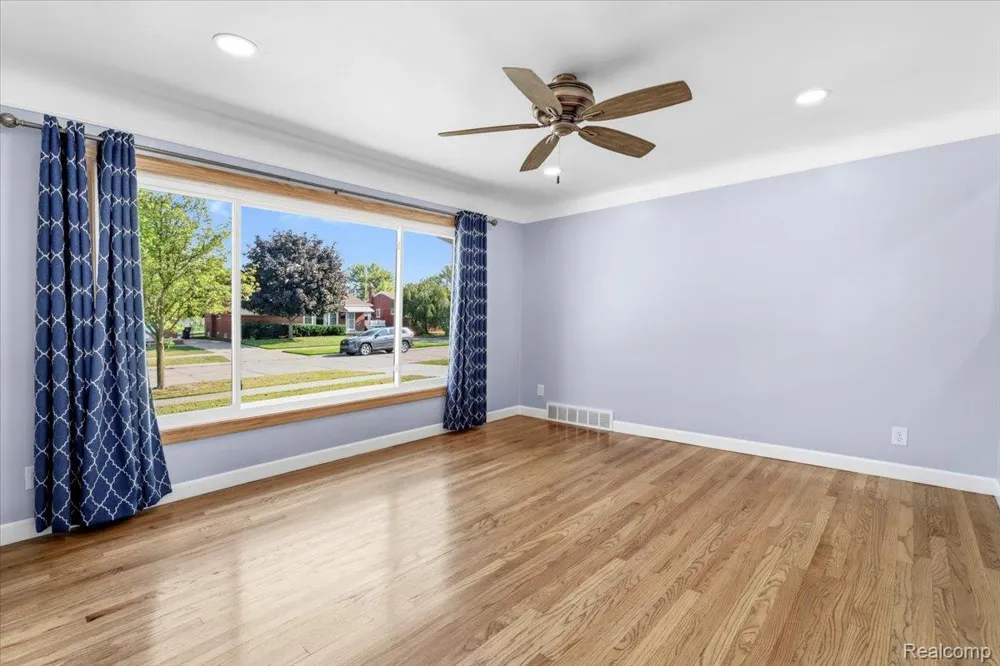 13231 Spruce Street Southgate City, MI 48195