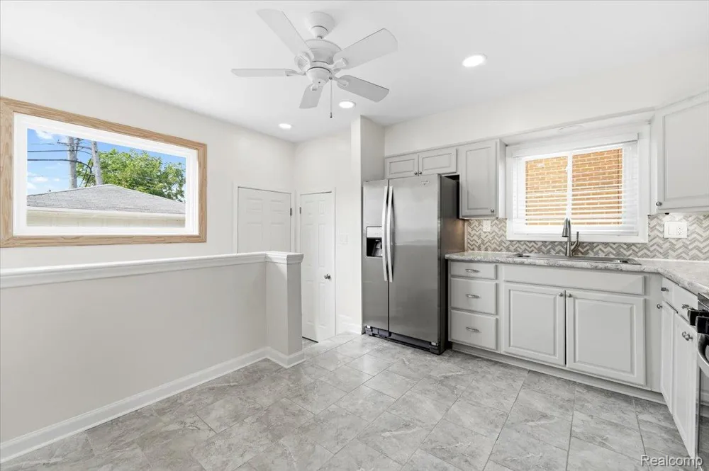 13231 Spruce Street Southgate City, MI 48195