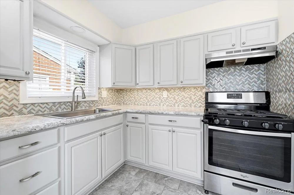 13231 Spruce Street Southgate City, MI 48195
