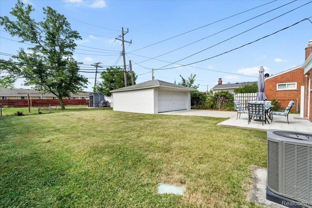 13231 Spruce Street Southgate City, MI 48195