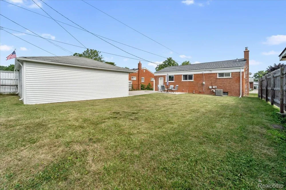 13231 Spruce Street Southgate City, MI 48195