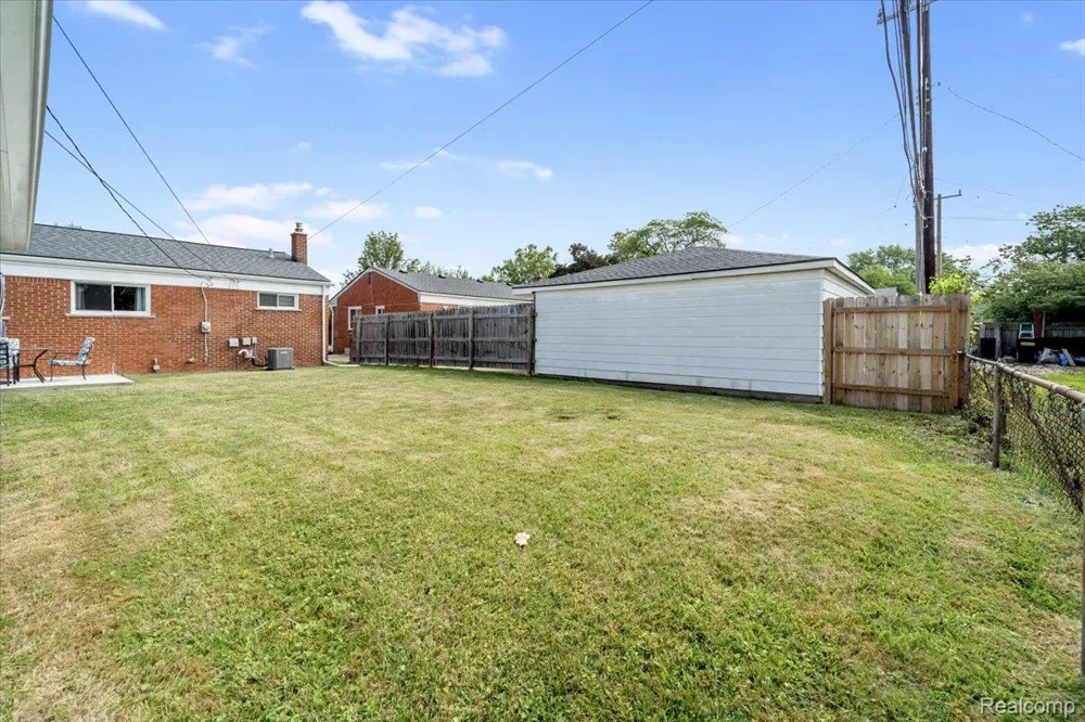 13231 Spruce Street Southgate City, MI 48195