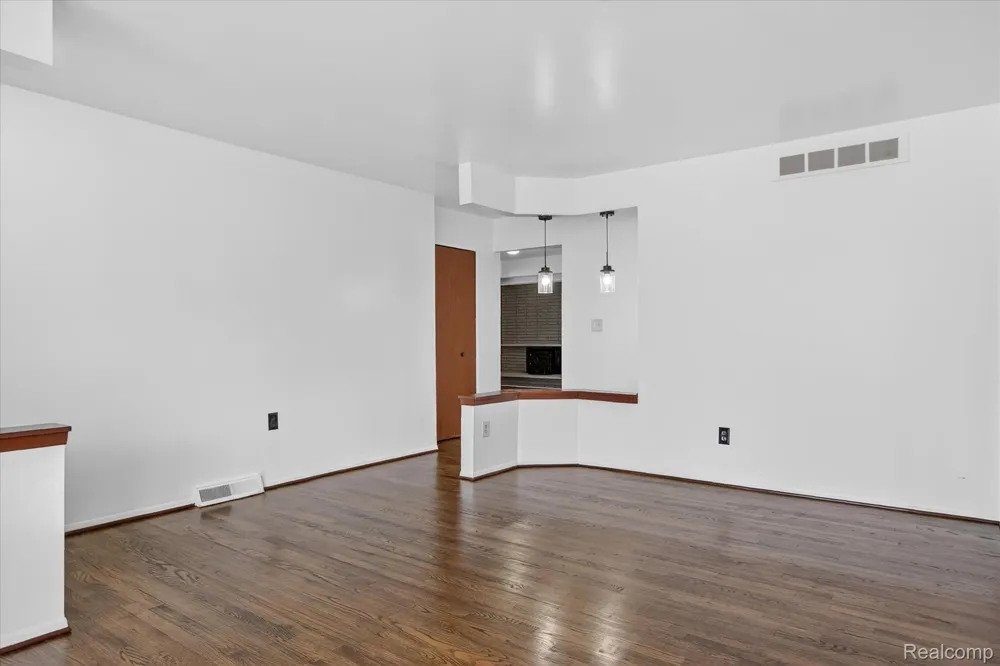 2995 Groves Drive Sterling Heights City, MI 48310