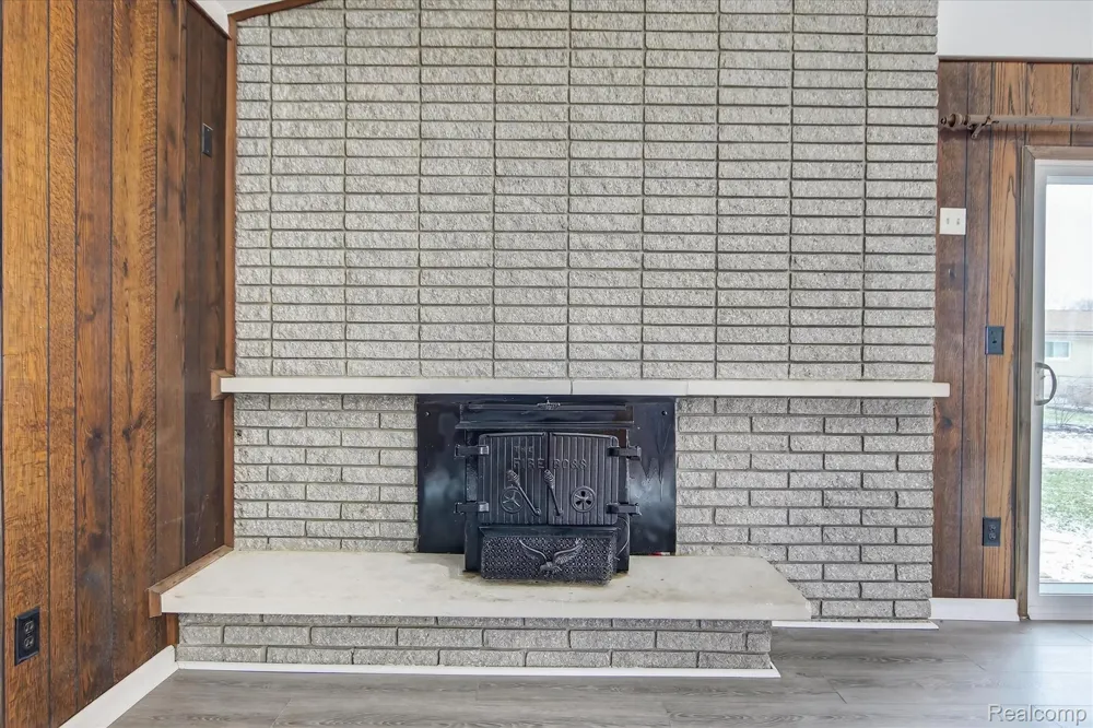 2995 Groves Drive Sterling Heights City, MI 48310