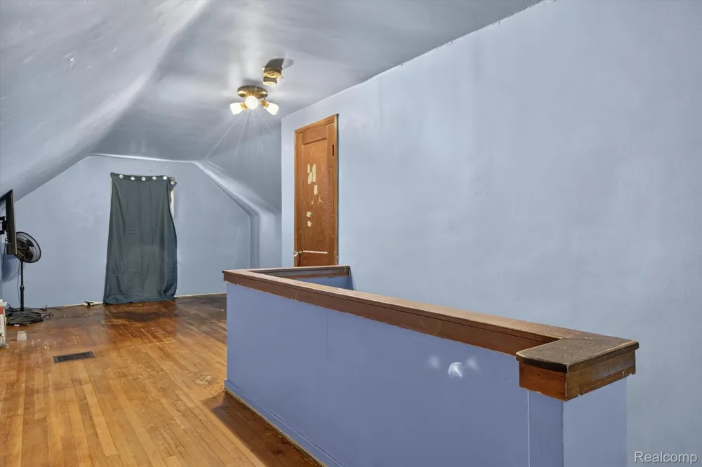 20930 Redmond Avenue Eastpointe City, MI 48021