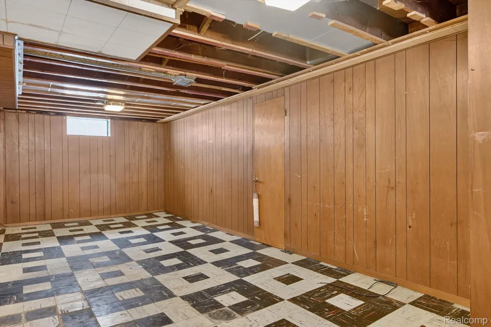 20930 Redmond Avenue Eastpointe City, MI 48021