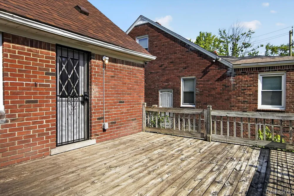 20930 Redmond Avenue Eastpointe City, MI 48021