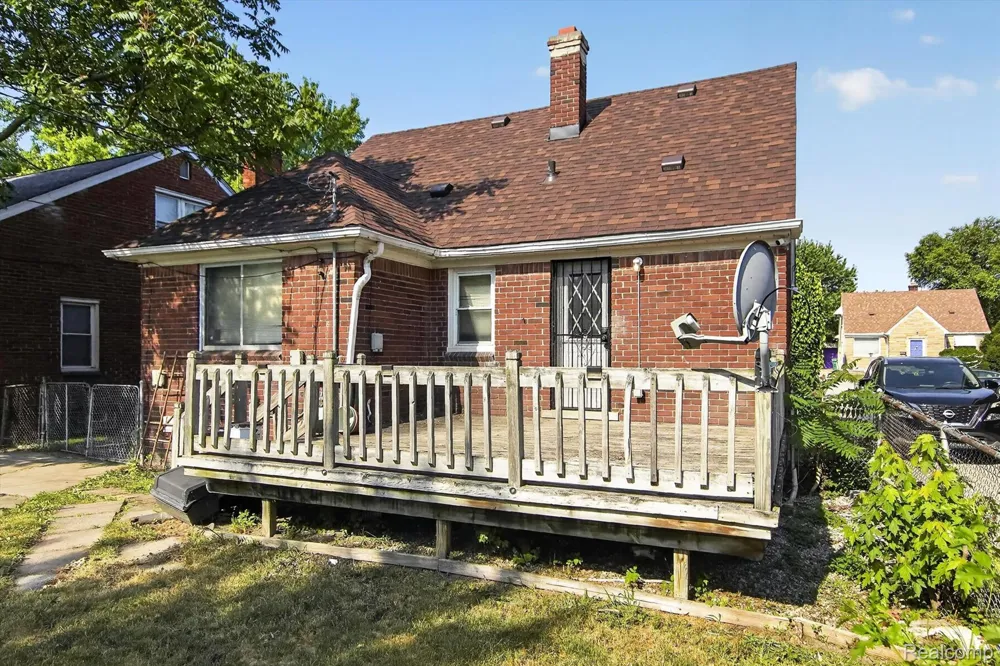 20930 Redmond Avenue Eastpointe City, MI 48021