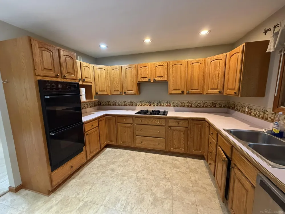 3090 Ripple Way White Lake Charter Township, MI 48383