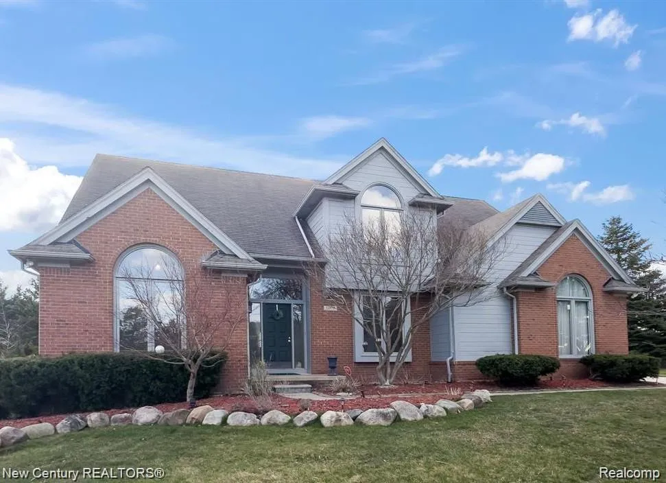 1075 Redding Drive Troy City, MI 48098