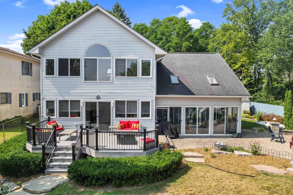 695 King Circle Orion Charter Township, MI 48362