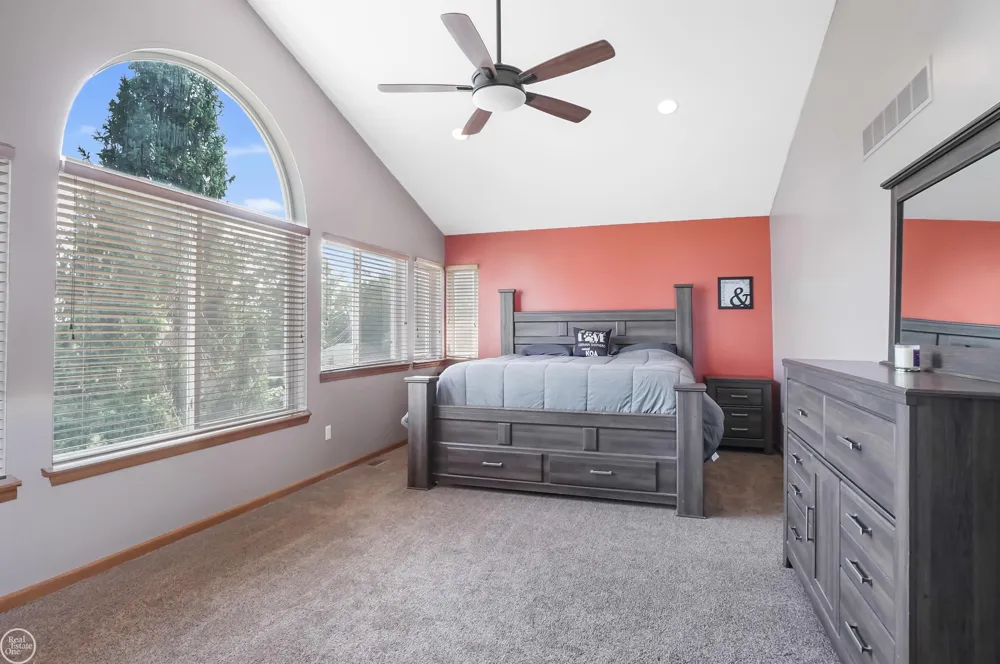 695 King Circle Orion Charter Township, MI 48362