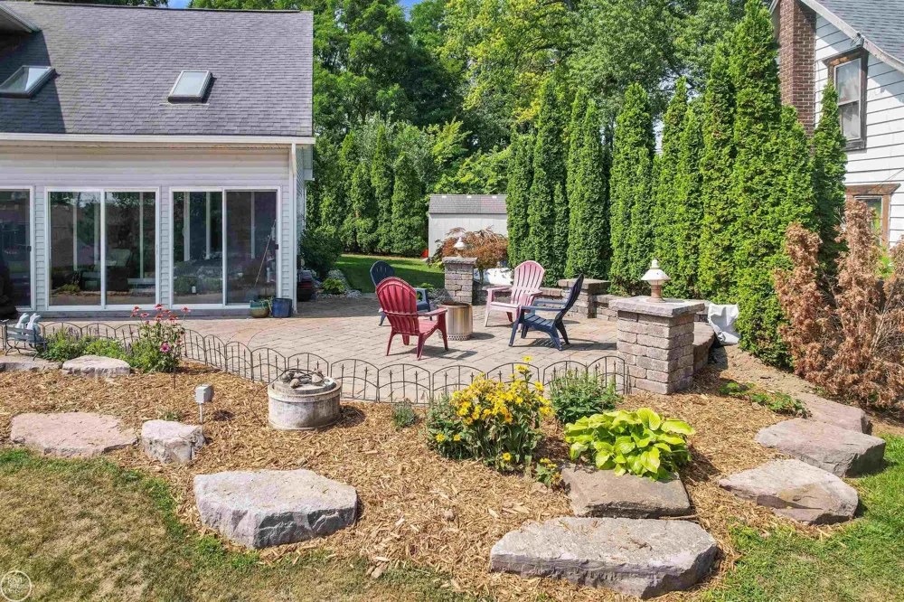 695 King Circle Orion Charter Township, MI 48362