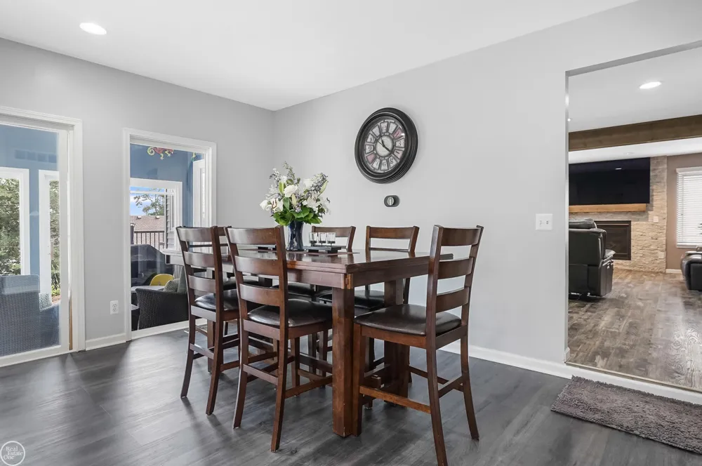 695 King Circle Orion Charter Township, MI 48362