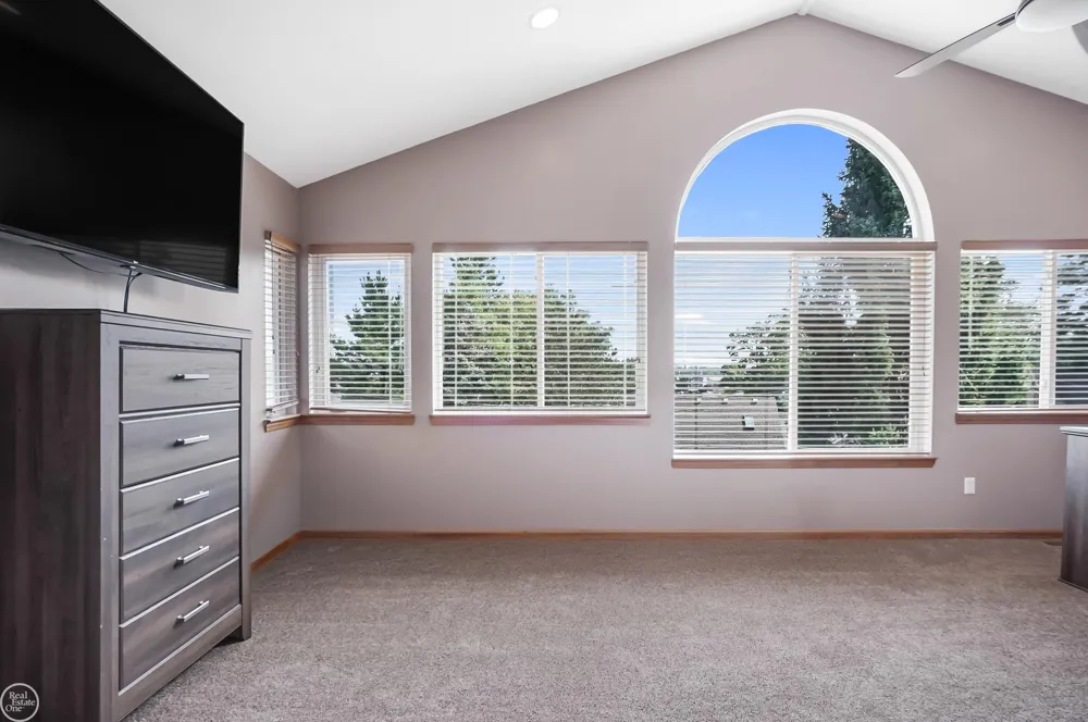 695 King Circle Orion Charter Township, MI 48362