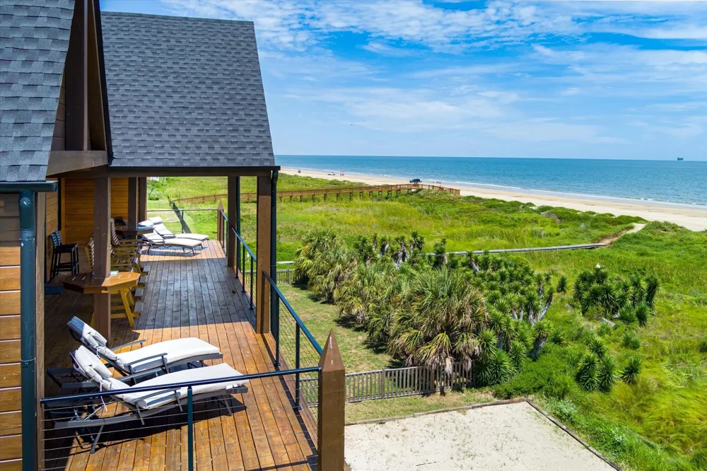 342 Atkinson Street Crystal Beach, TX 77650